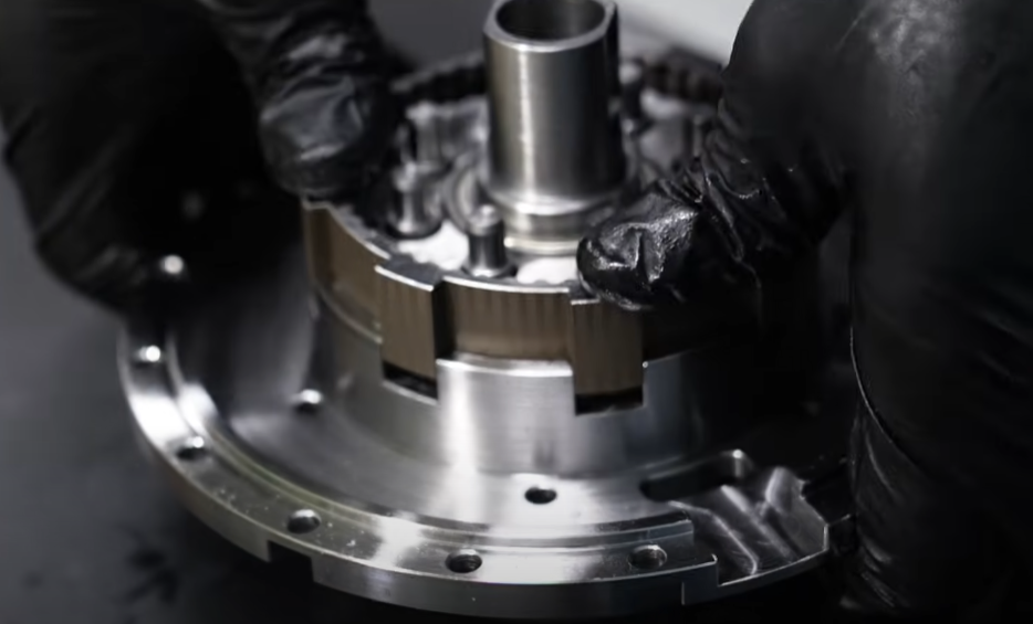 Make a Robot Dog! A Special Day with Students from Kyungnam University 8 Grease Application Work